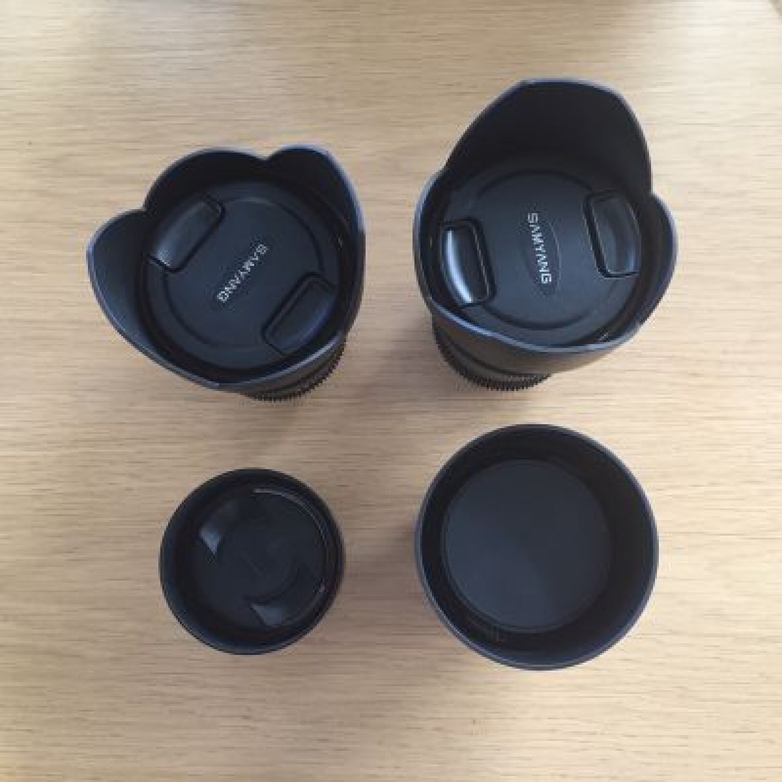 Pack focales fixe 24 35 85 T1.5 samyang + 50mm 1.4 zeiss - Photo 2 sur 2