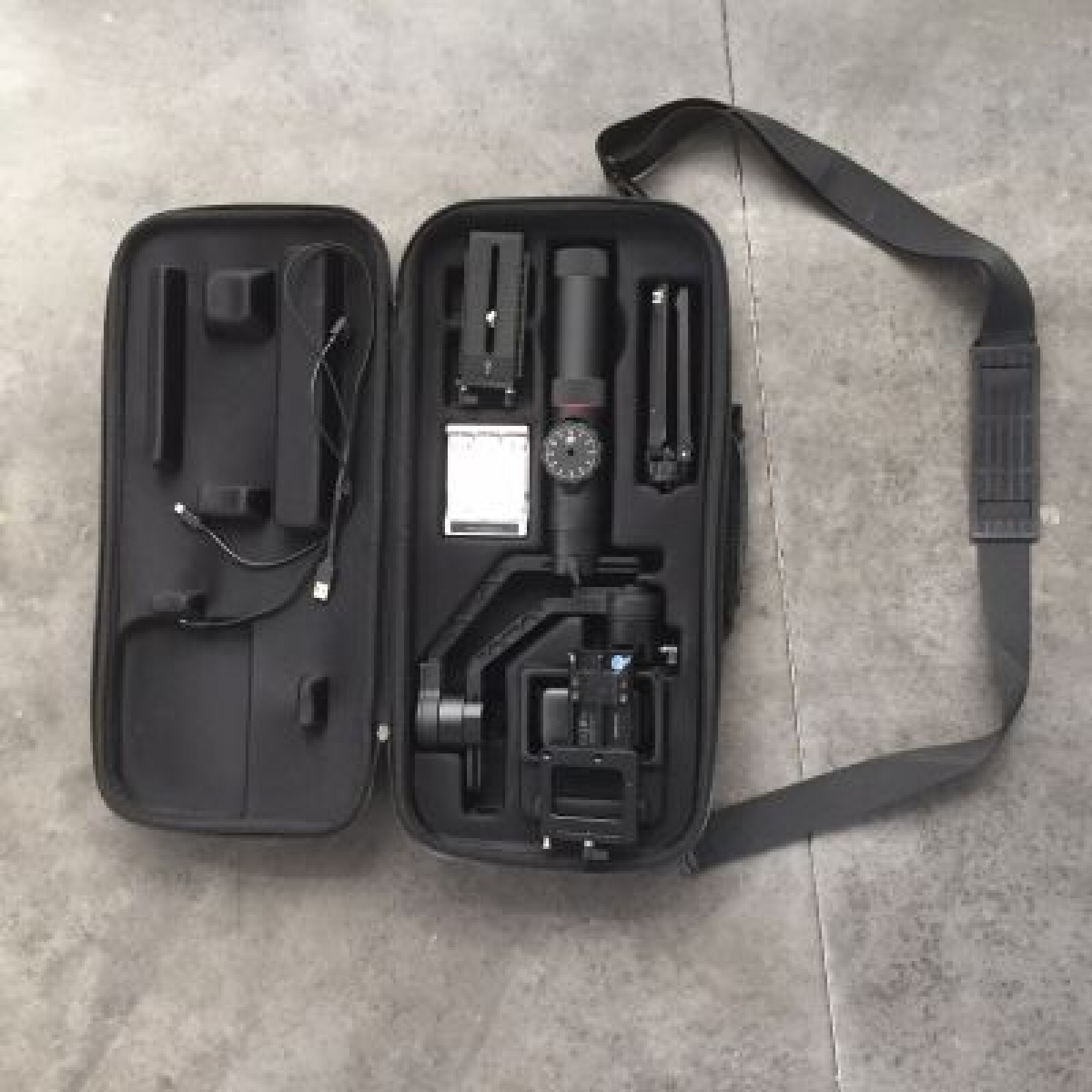A Zhiyun Crane 2 - Photo 1 sur 4