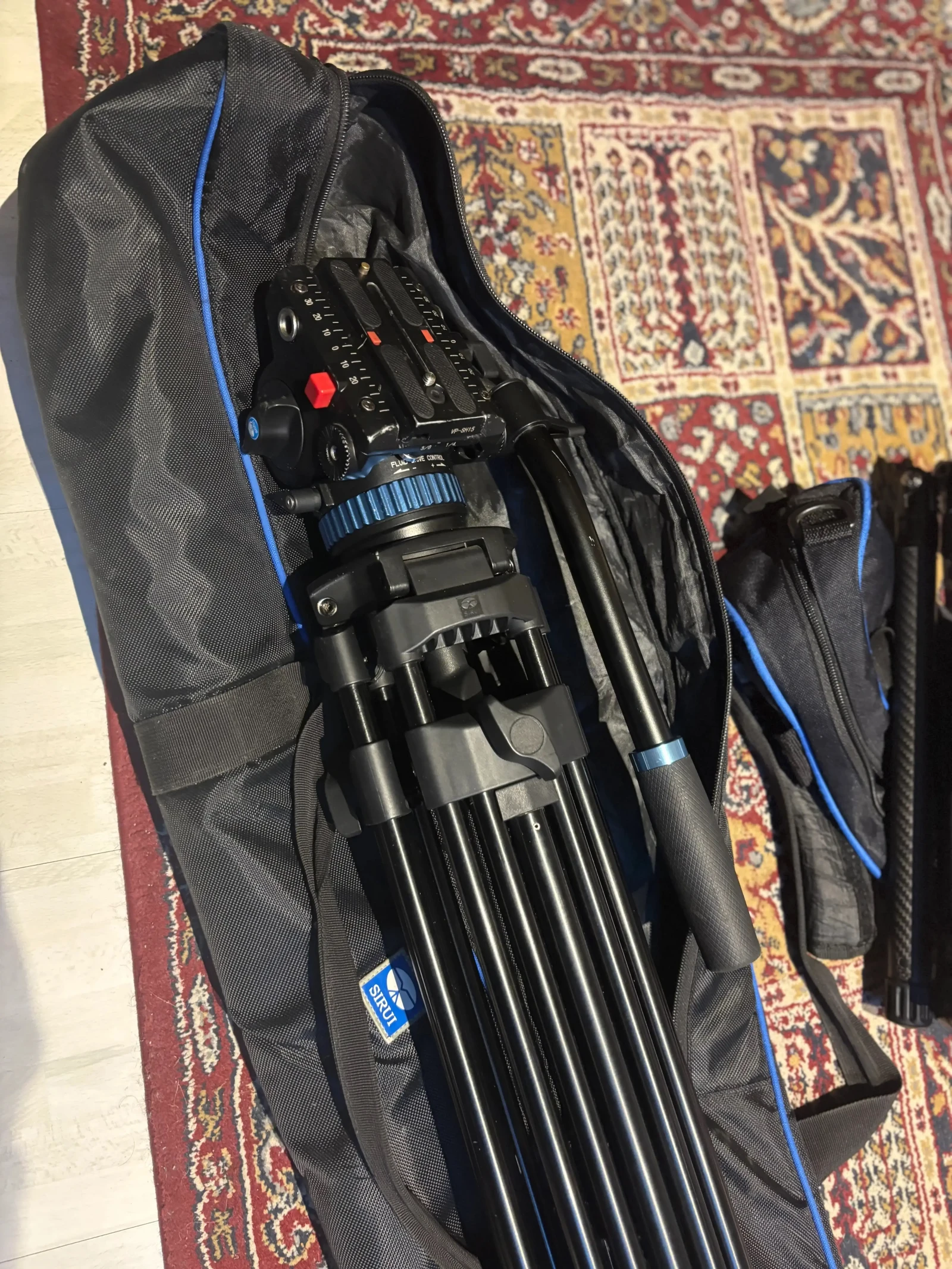 Sony Pack Complet FX30 + Optiques + Trépieds + Lumières + Accessoires - Photo 5 sur 10