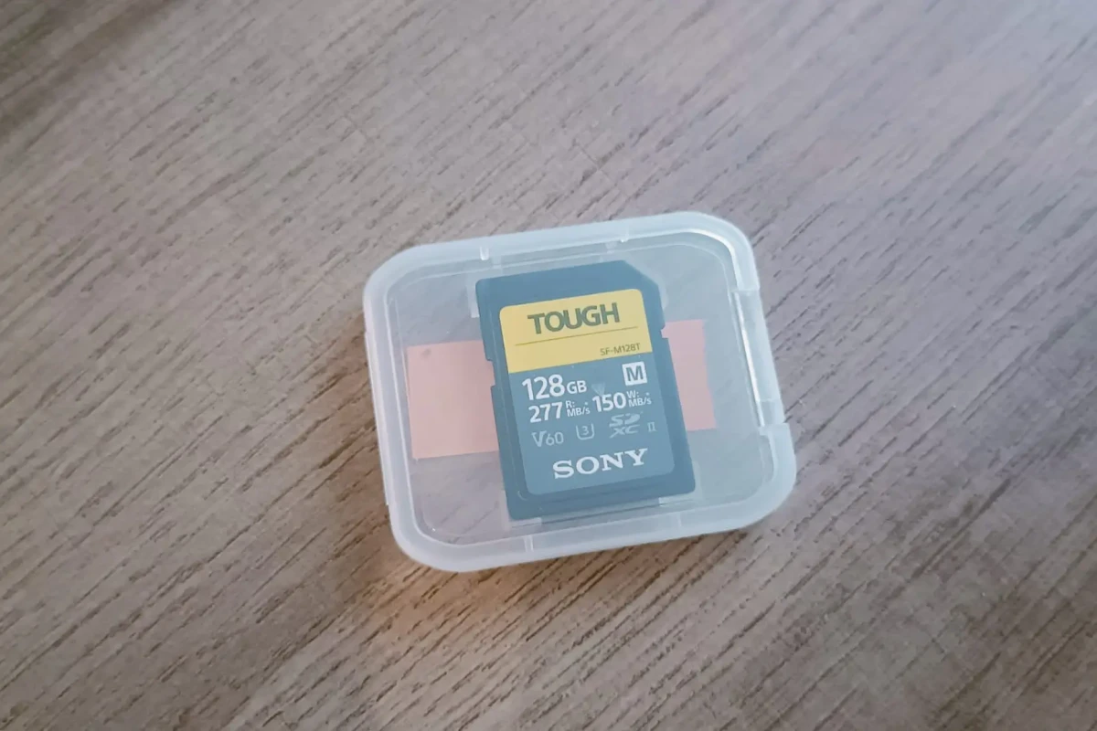 Location TOUGH Carte SD UHS-II TOUGH série SF-M - Lightyshare