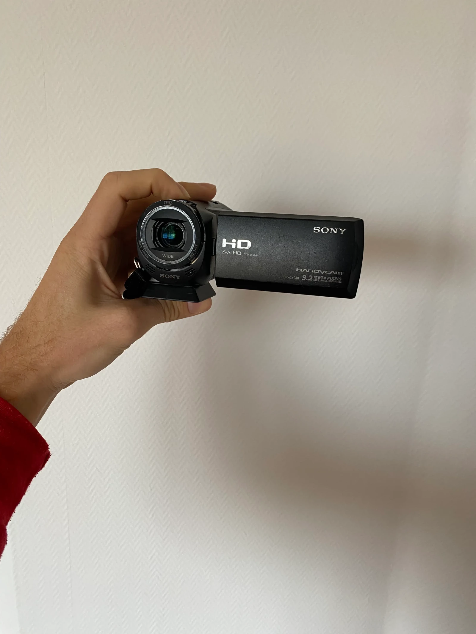 Sony HDR-CX240 - Photo 1 sur 3