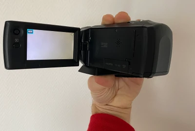 Location Sony HDR-CX240