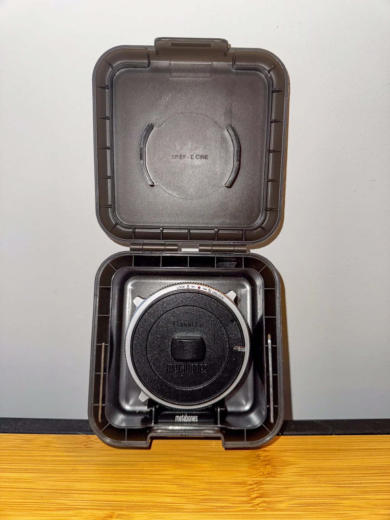 Metabones Canon EF Lens to Sony E Mount T Smart Adapter (Mark V) - Photo 2 sur 3