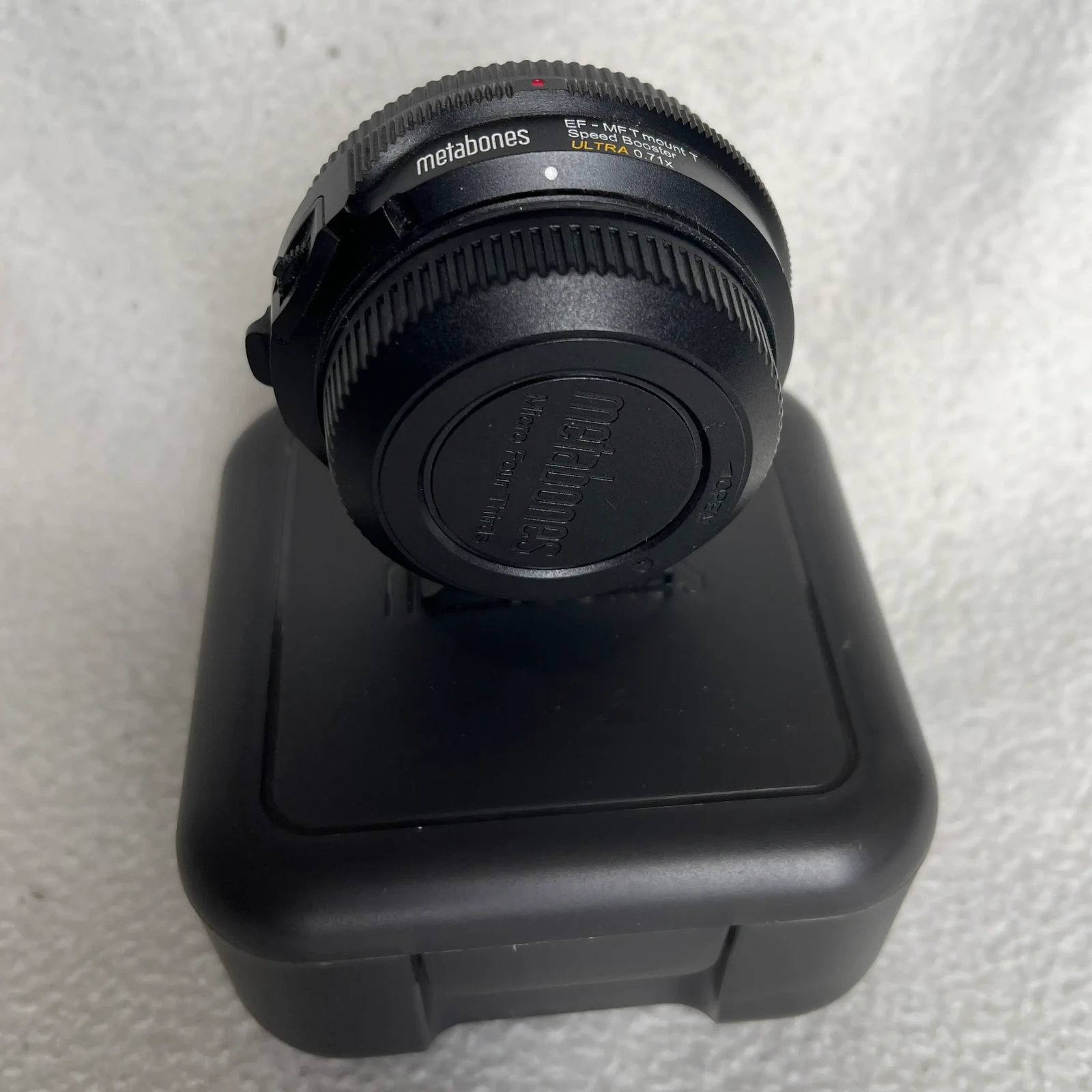 Metabones Speed Booster ULTRA 0.71x EF-MFT Mount T - Photo 1 sur 2
