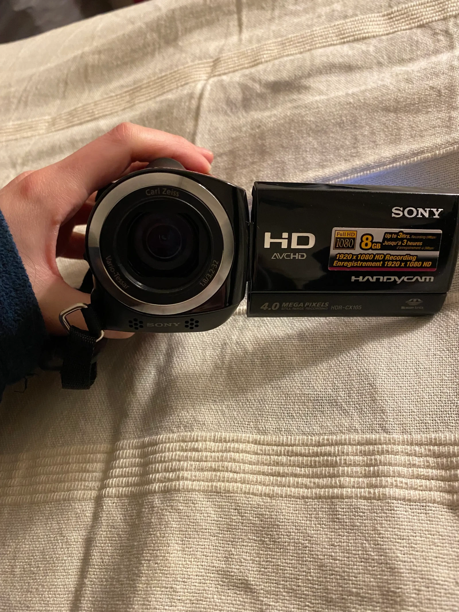 SONY HDR-CX 105E - Photo 1 sur 4