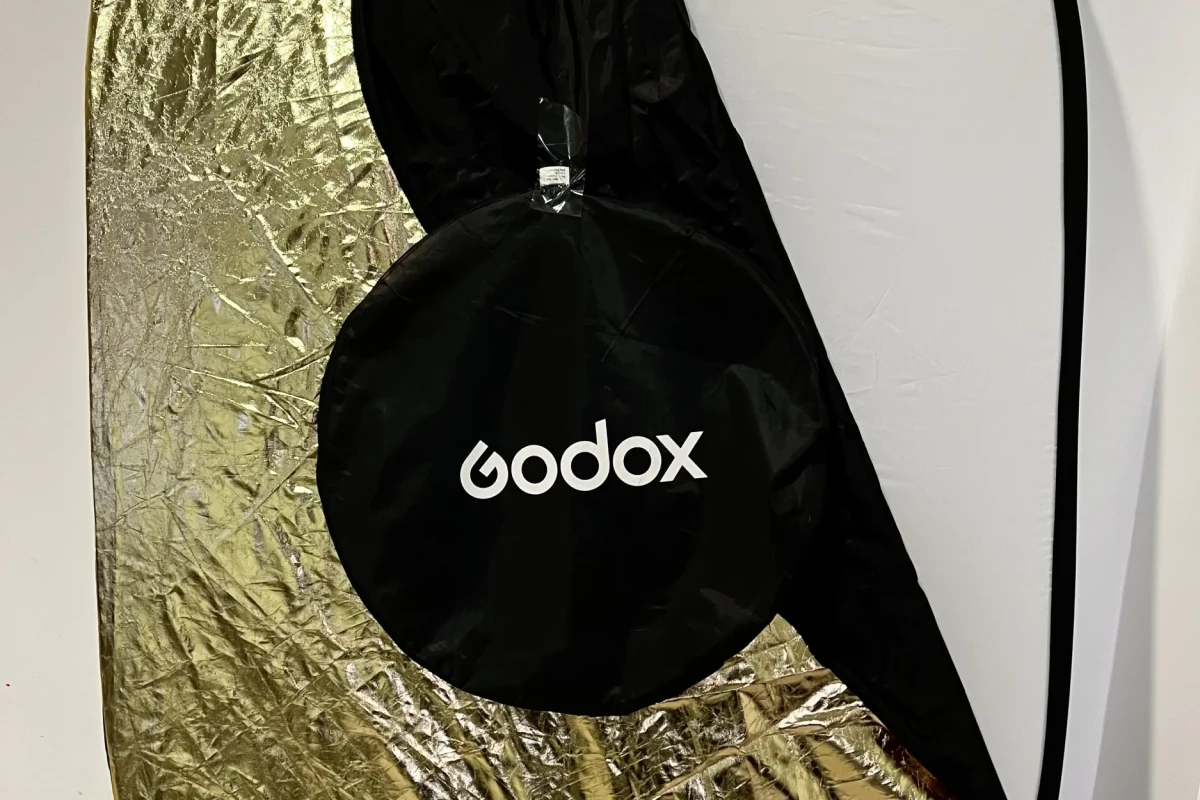 Rent Godox RFT-05-100150 Collapsible 5-in-1 Reflector - Lightyshare