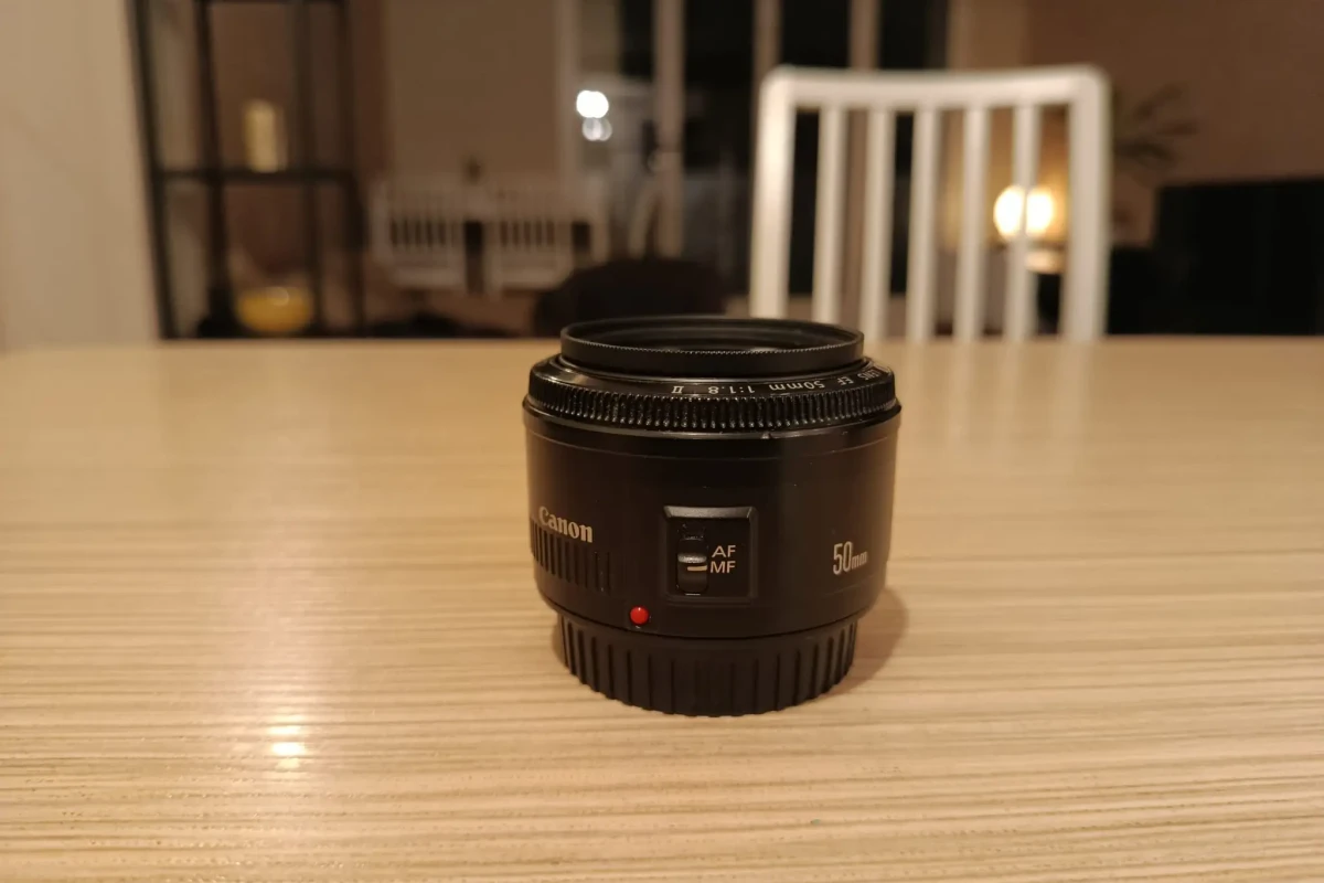 Location Canon EF 50mm f/1.8 II - Lightyshare