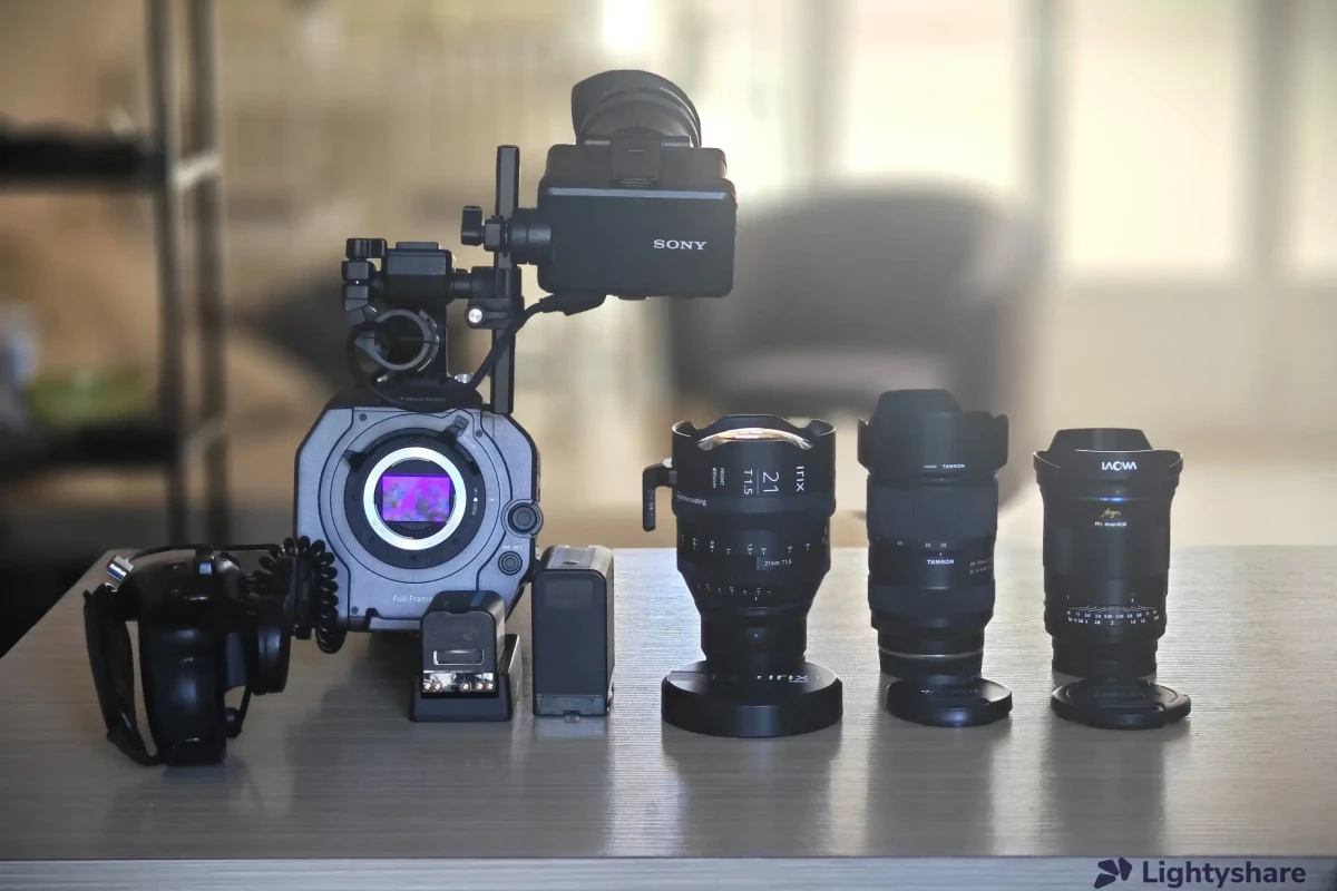 Location Pack FX9 + 3 objectifs - Lightyshare