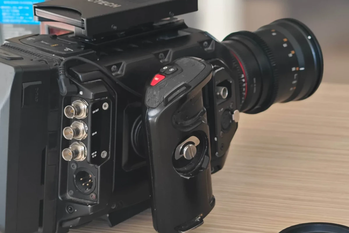 Location Blackmagic Design URSA Mini 4.6K - Lightyshare
