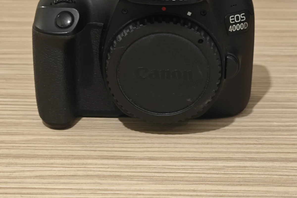 Location Canon EOS 4000D - Lightyshare