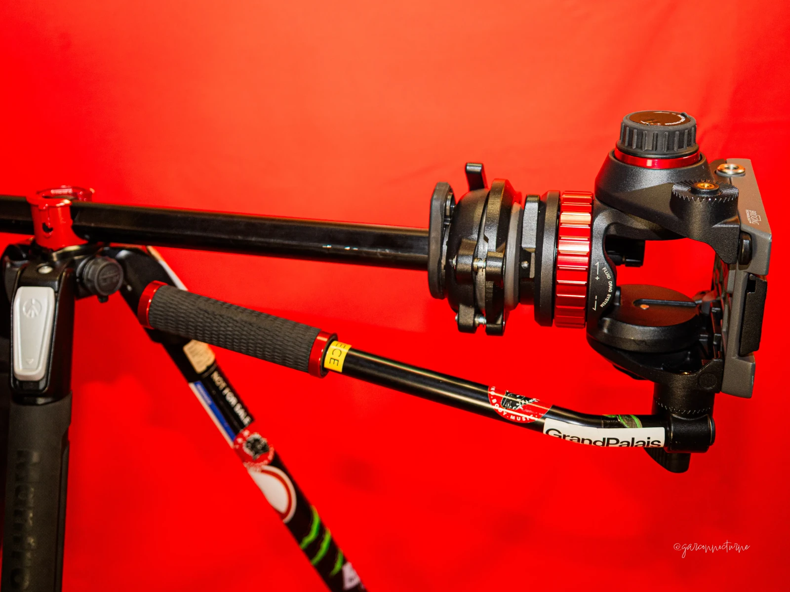 MANFROTTO Trépied 055 Pivotable /TopShot + Rotule MVH502AH + Niveau à bulle 438 - Photo 2 sur 5