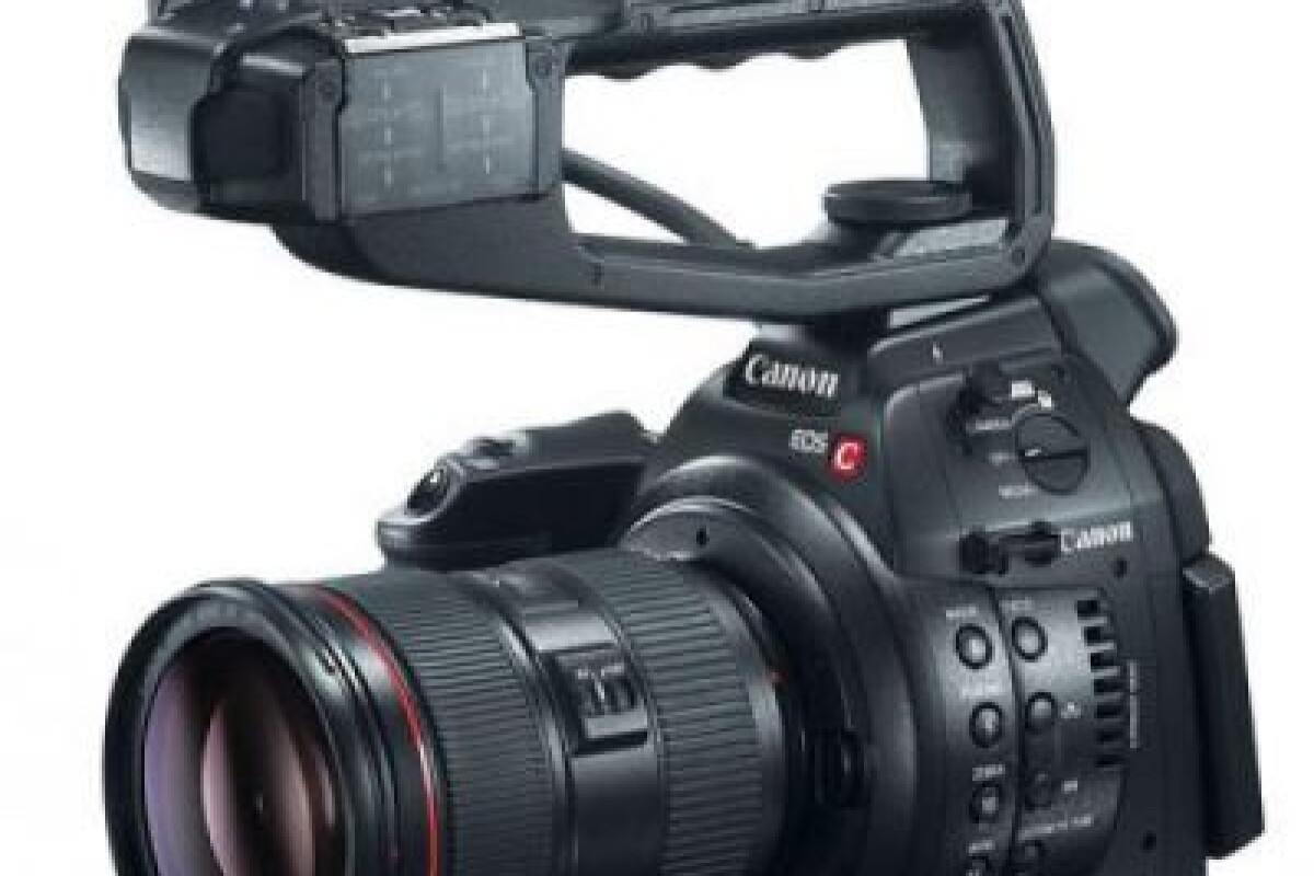 Location Pack tournage : C100 Mark II + trepied + micro - Lightyshare