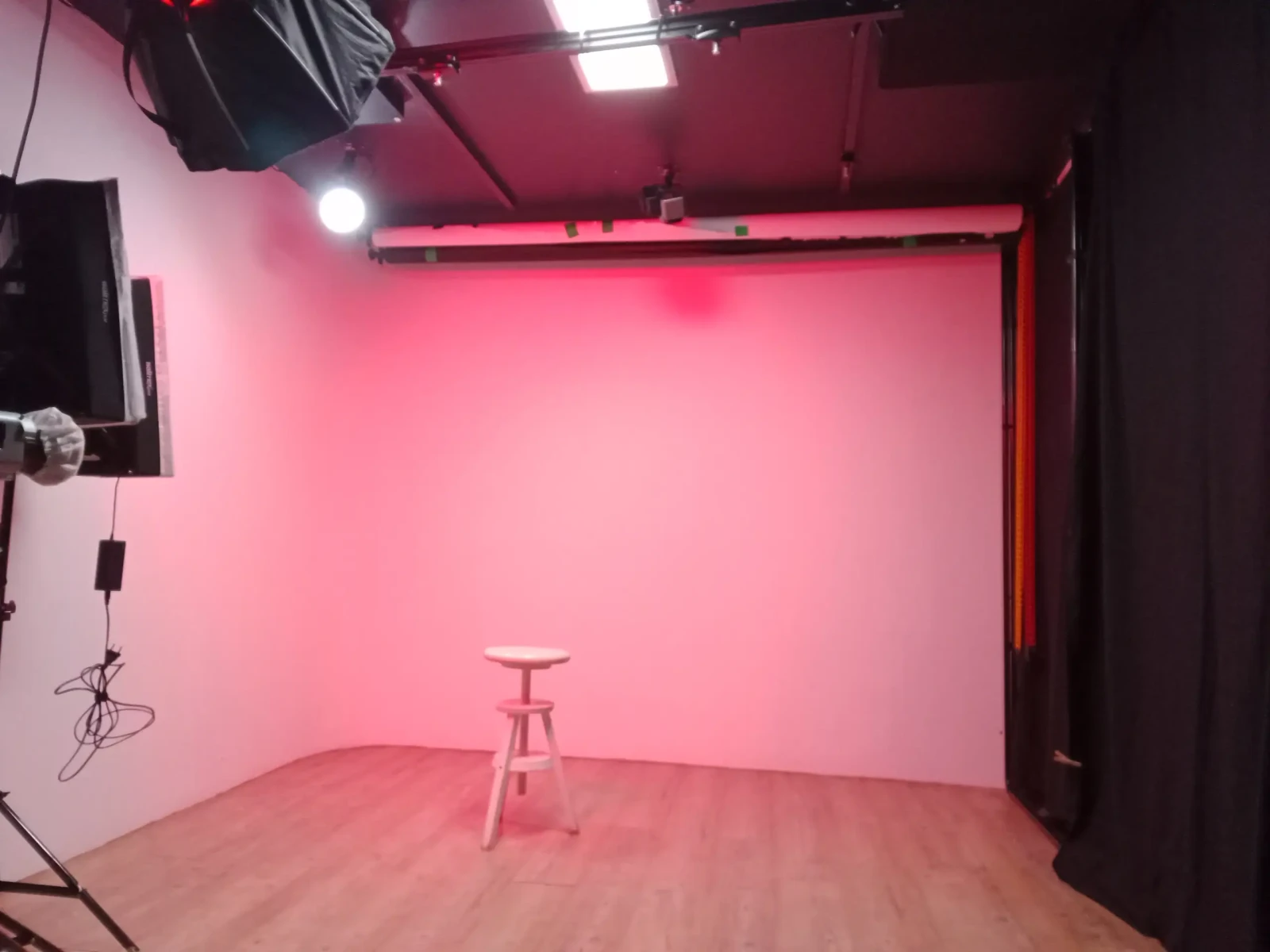 Studio photo/vidéo - Photo 3 sur 9