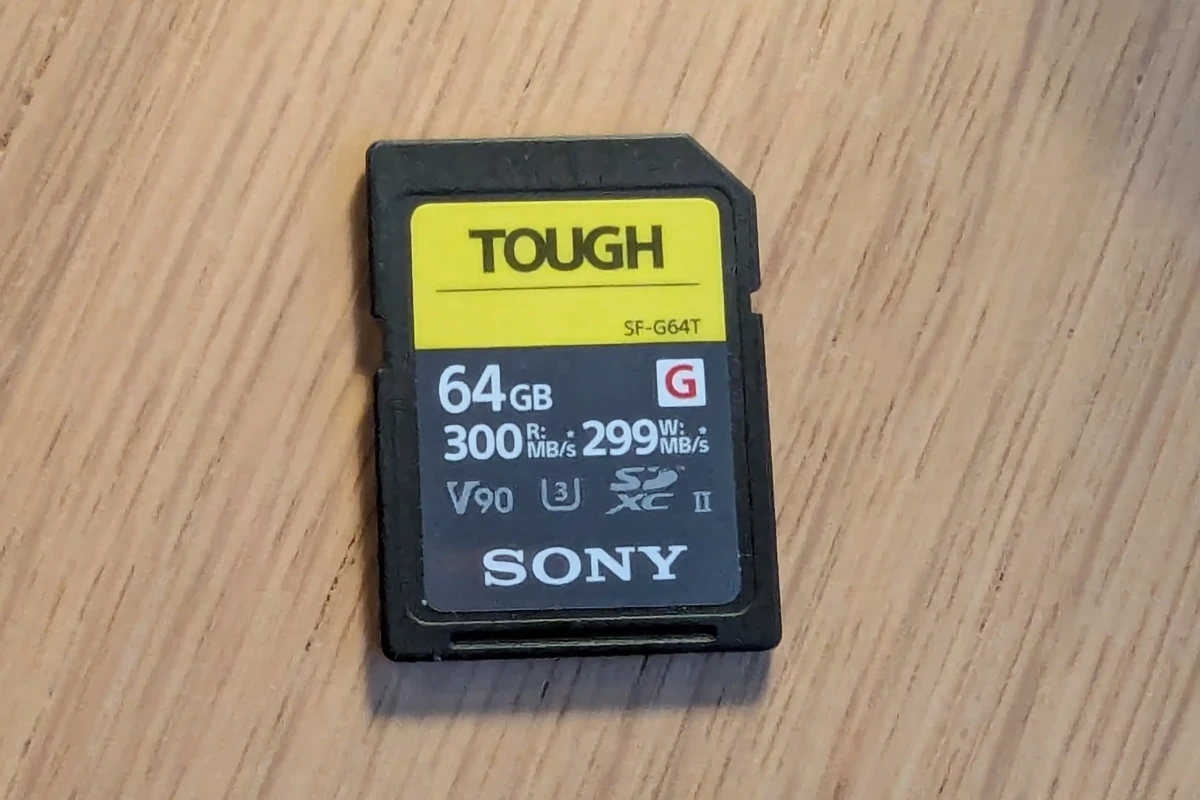 Location Sony Carte SDXC UHS-II TOUGH série SF-G 64Go - Lightyshare