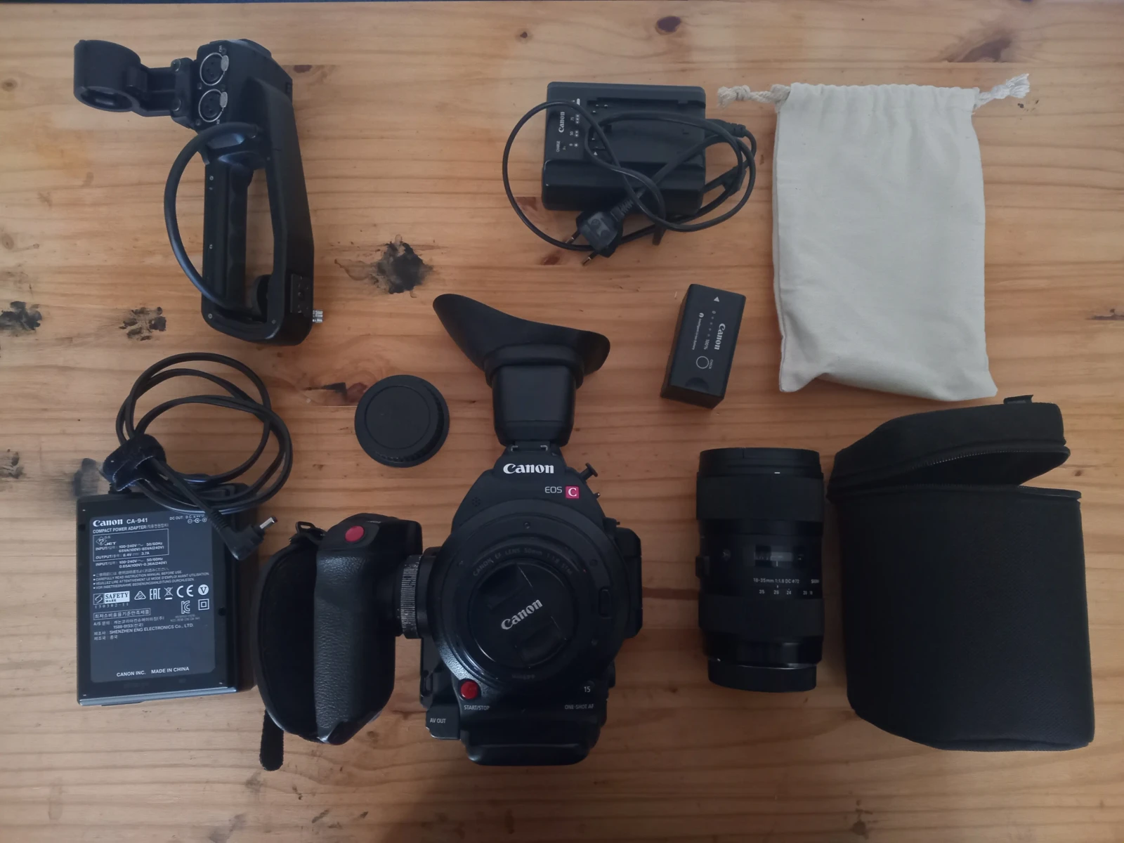 Canon C100 Mark II - Photo 1 sur 2