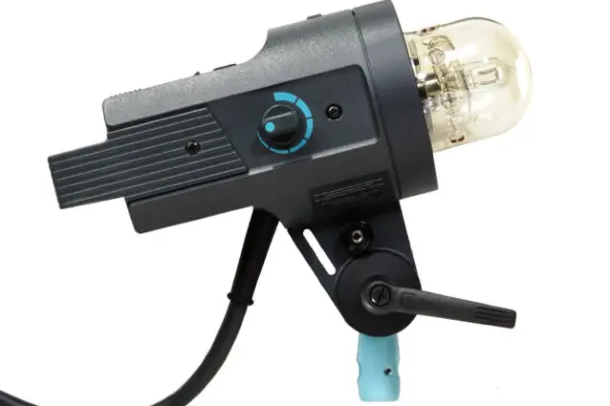 Location kit BRONCOLOR générateur Grafit 4+ 2 torches Pulso F4 3200J - Lightyshare