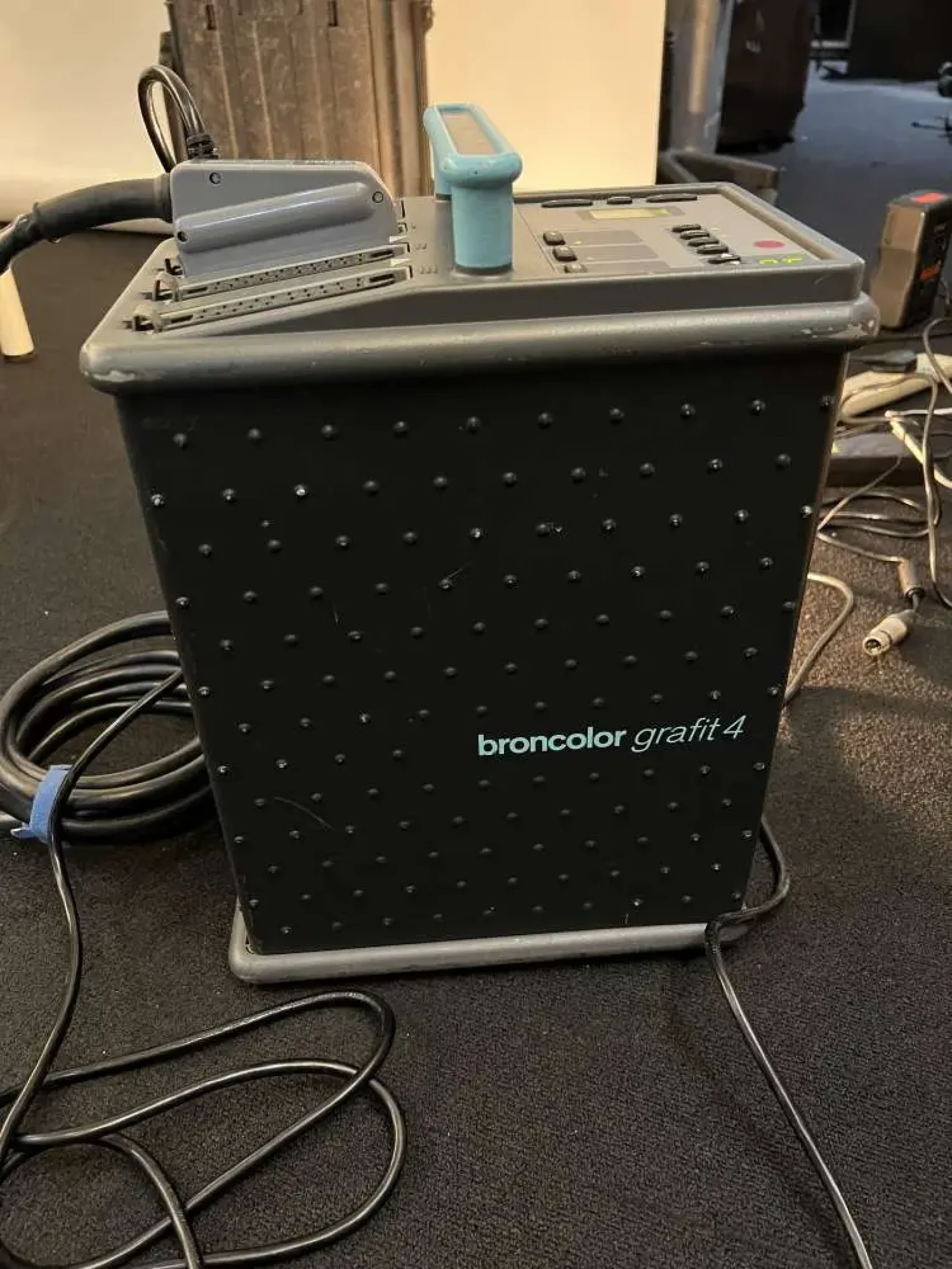 kit BRONCOLOR générateur Grafit 4+ 2 torches Pulso F4 3200J - Photo 2 sur 4