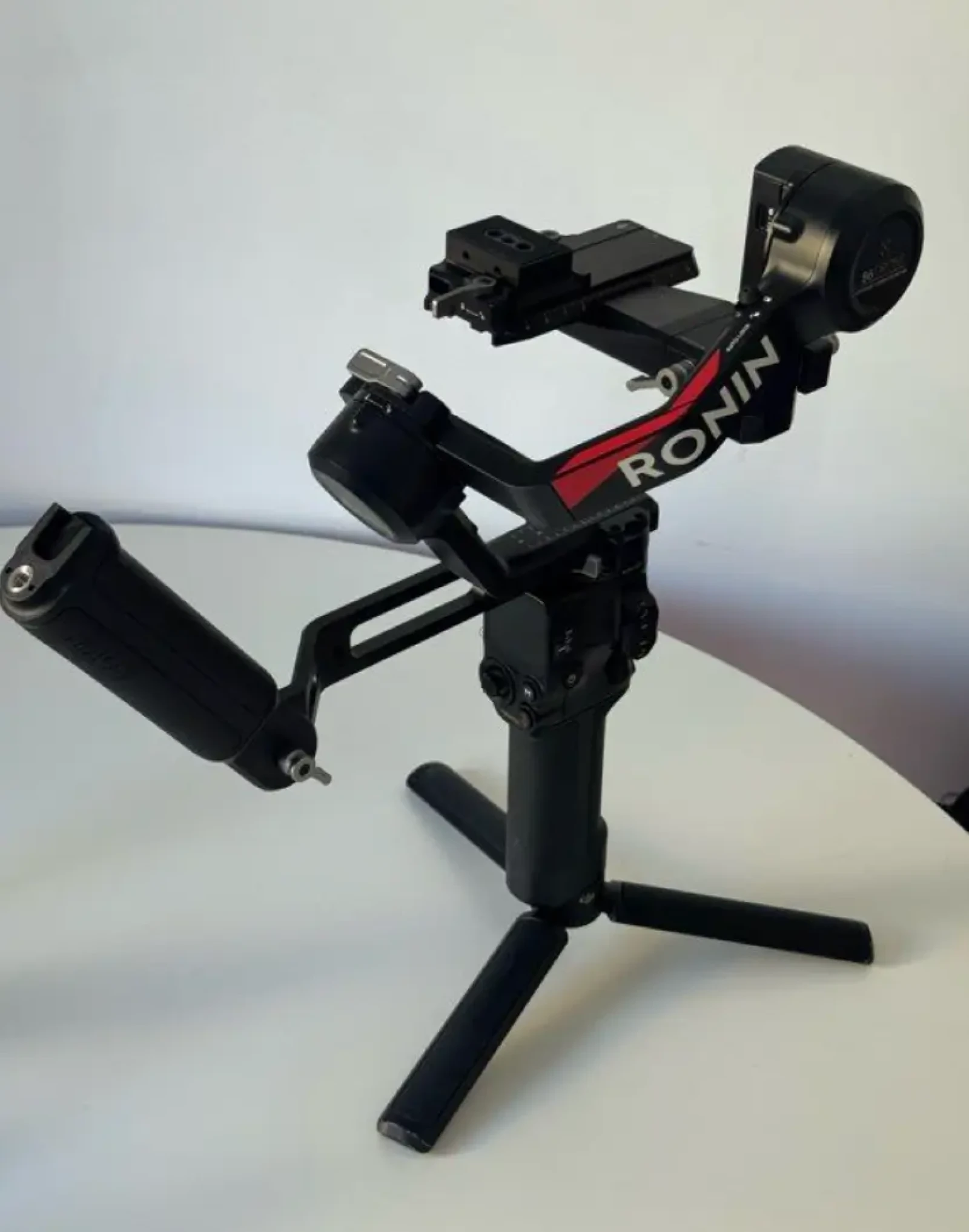 DJI Ronin RS 4 Pro - Photo 1 sur 2