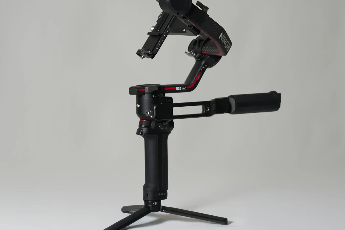 Location DJI RS3 Pro Combo - Lightyshare