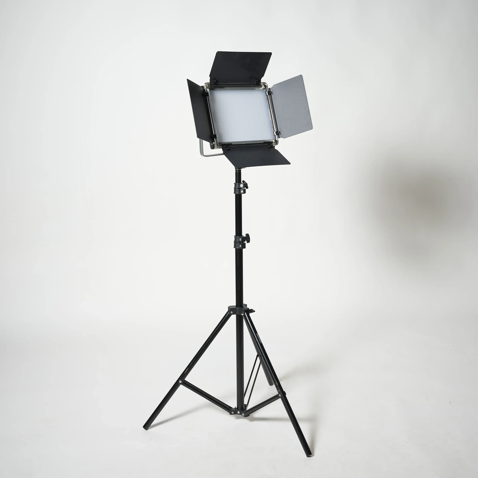 Neewer 660 PRO RGB - Photo 2 sur 4