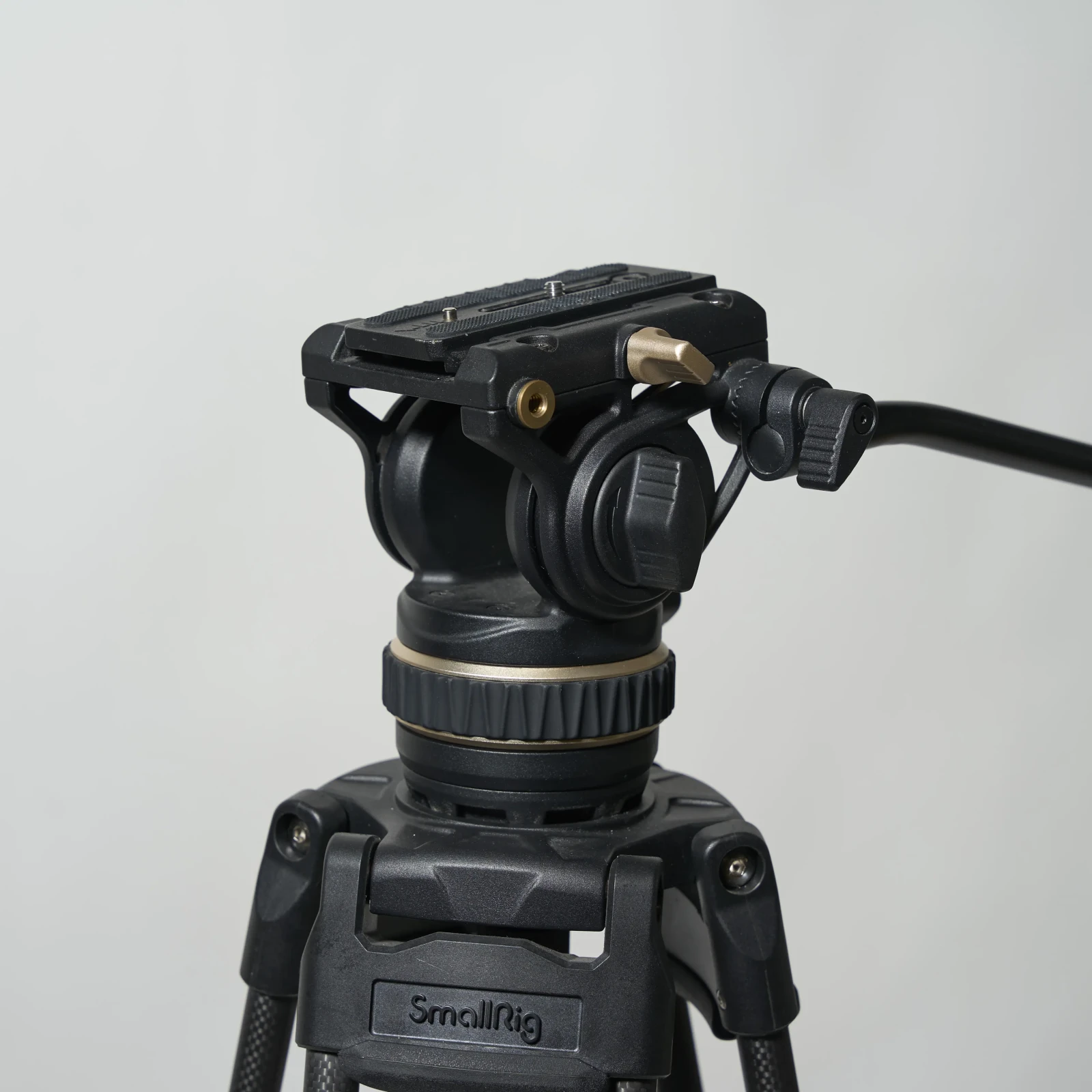 SmallRig AD100 - 3989 - Trépied en Fibre de Carbone Robuste avec 360° Tête Fluide - Photo 3 sur 7