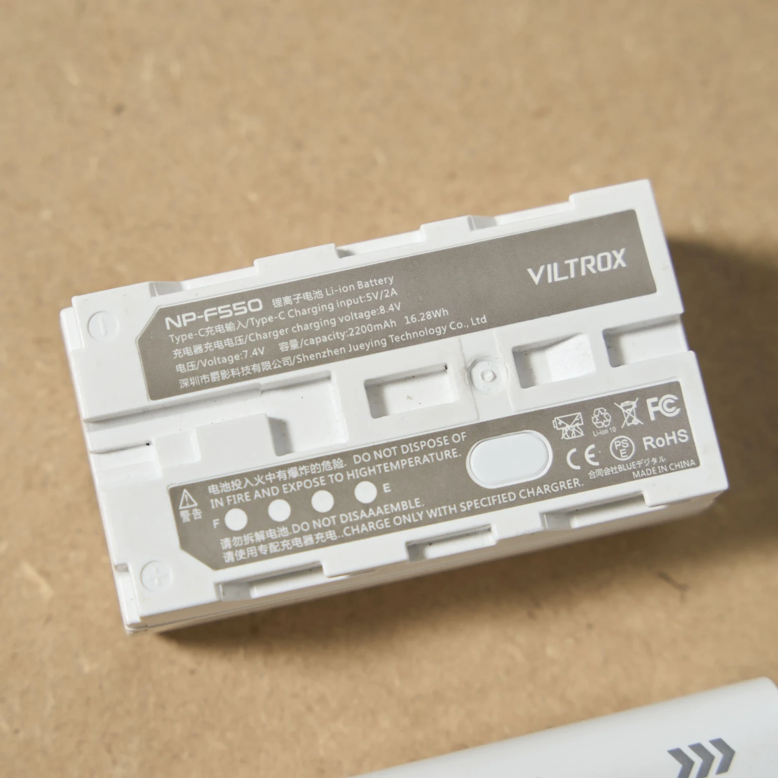 VILTROX Batterie NP-F550 - Photo 2 sur 2
