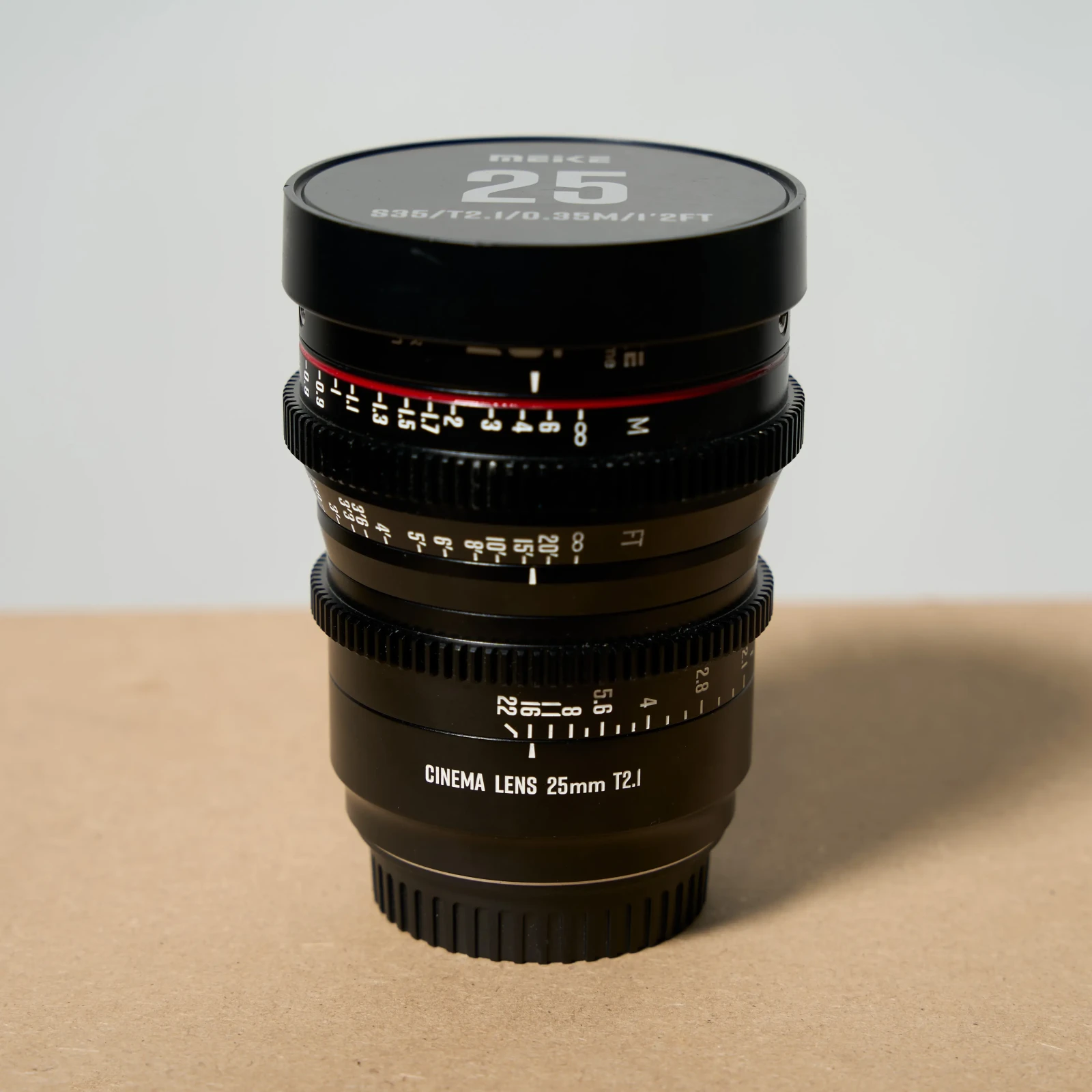 Meike 25mm T2.1 Super35 Prime Cine Lens EF Mount - Photo 2 sur 4