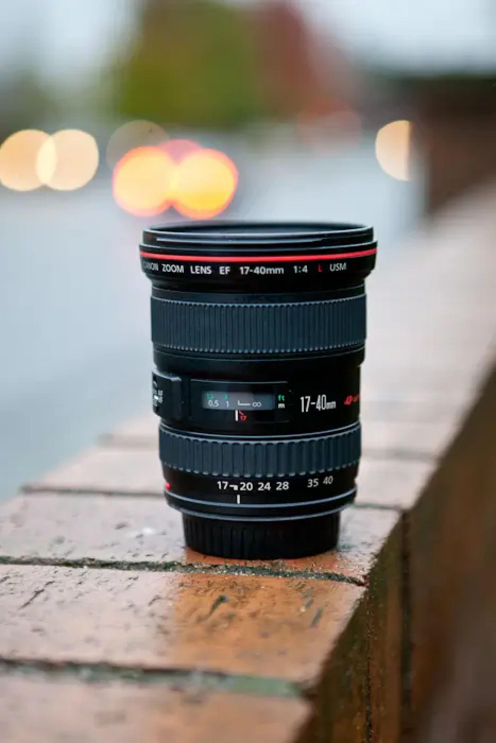 Canon EF 17-40mm f/4L USM - Photo 1 sur 2
