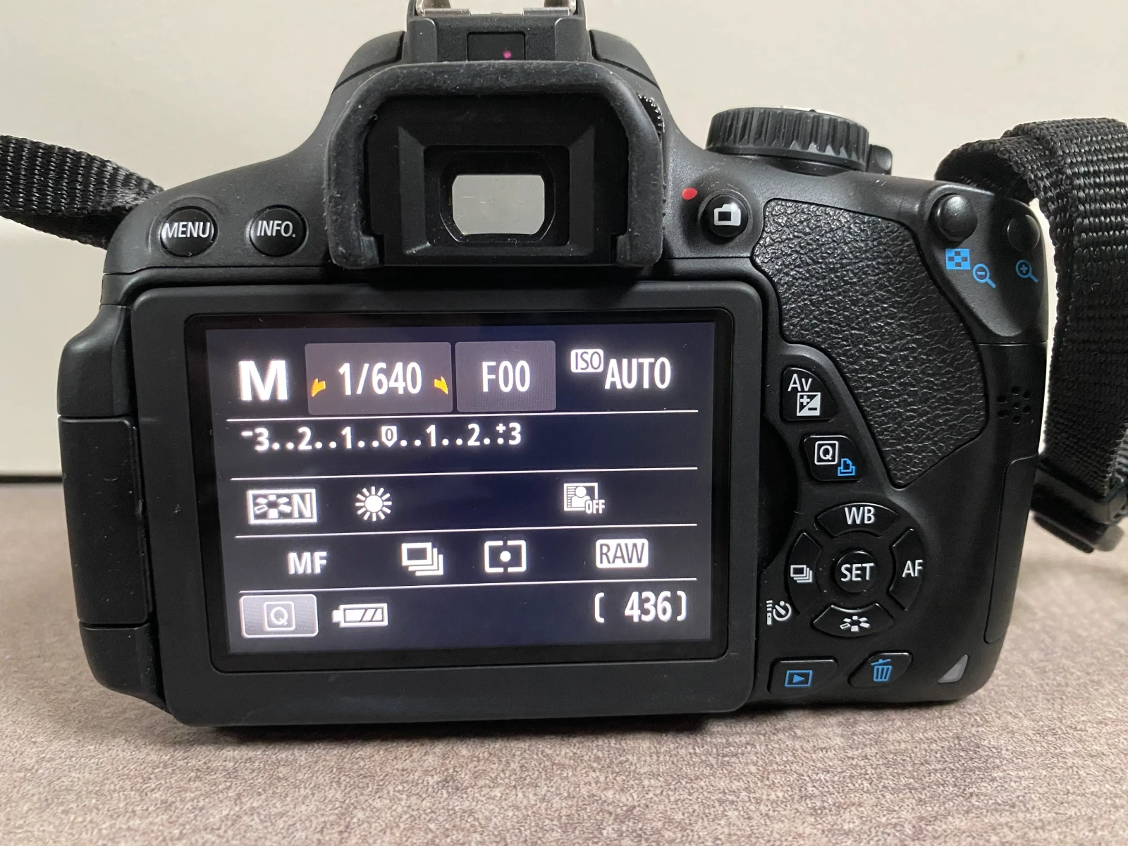 Canon EOS 650D - Photo 2 sur 3