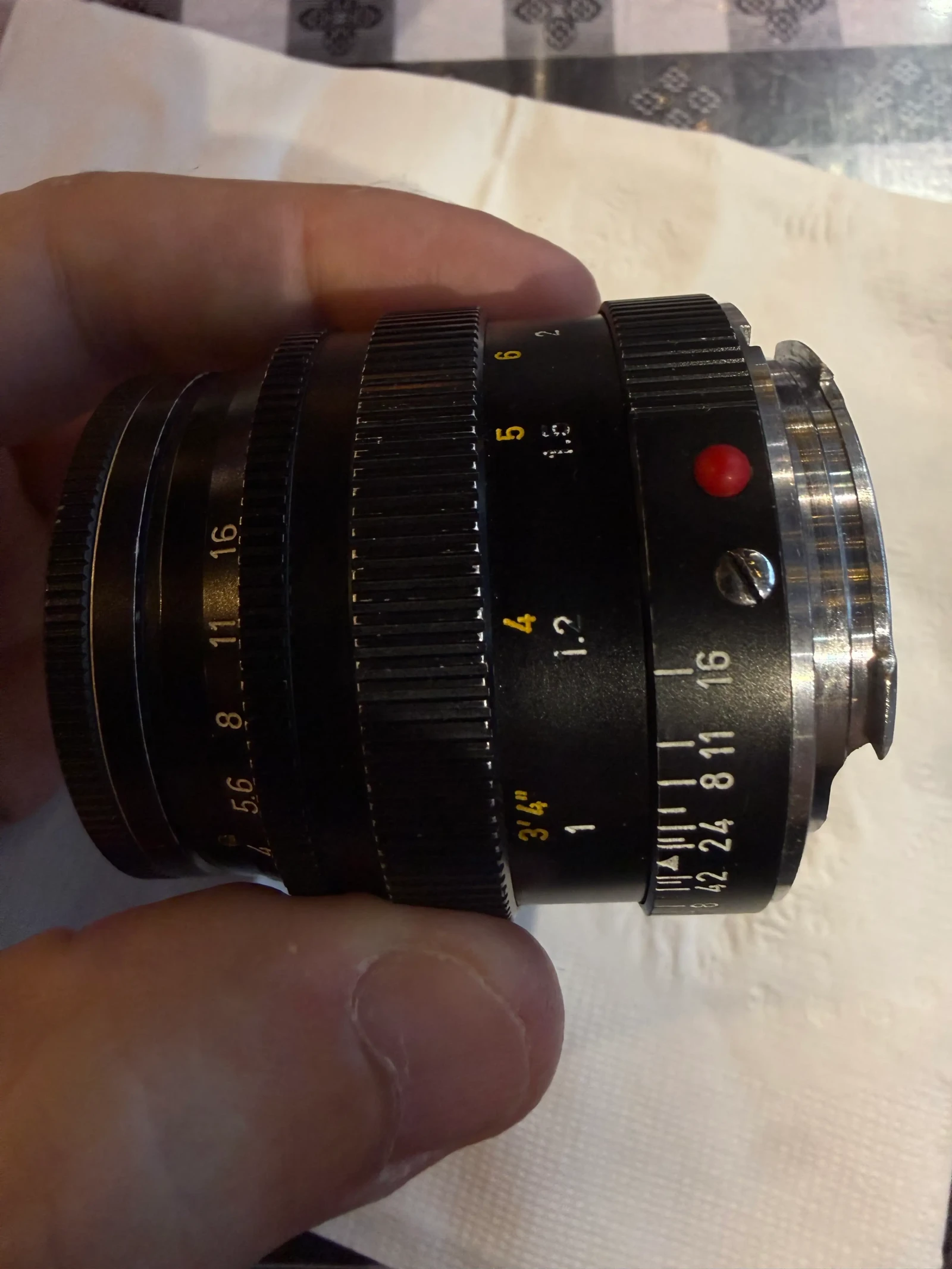 Leica Summilux 50mm f/1.4 (pre Asph, e43) - Photo 2 sur 2