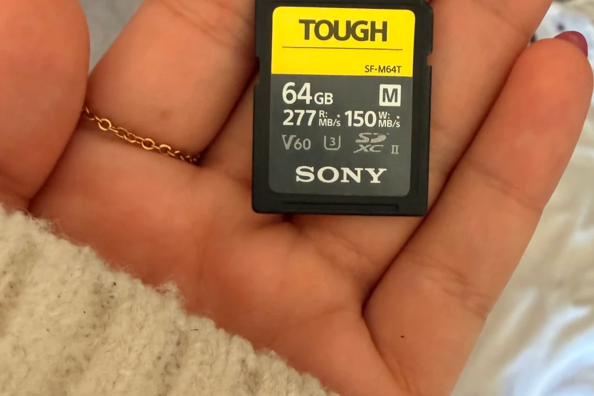 Location Sony Tough 64GB V60 - Lightyshare