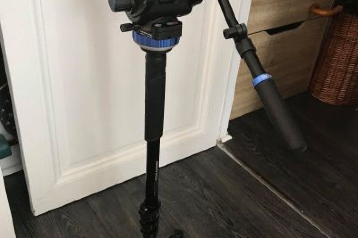Location Monopode vidéo Manfrotto + Rotule S8 BENRO - Lightyshare