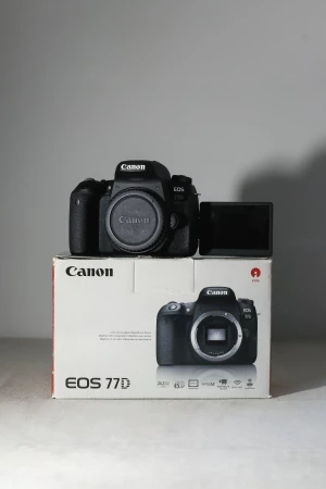 Canon 77D