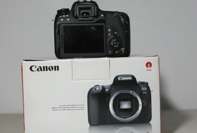 Location Canon 77D