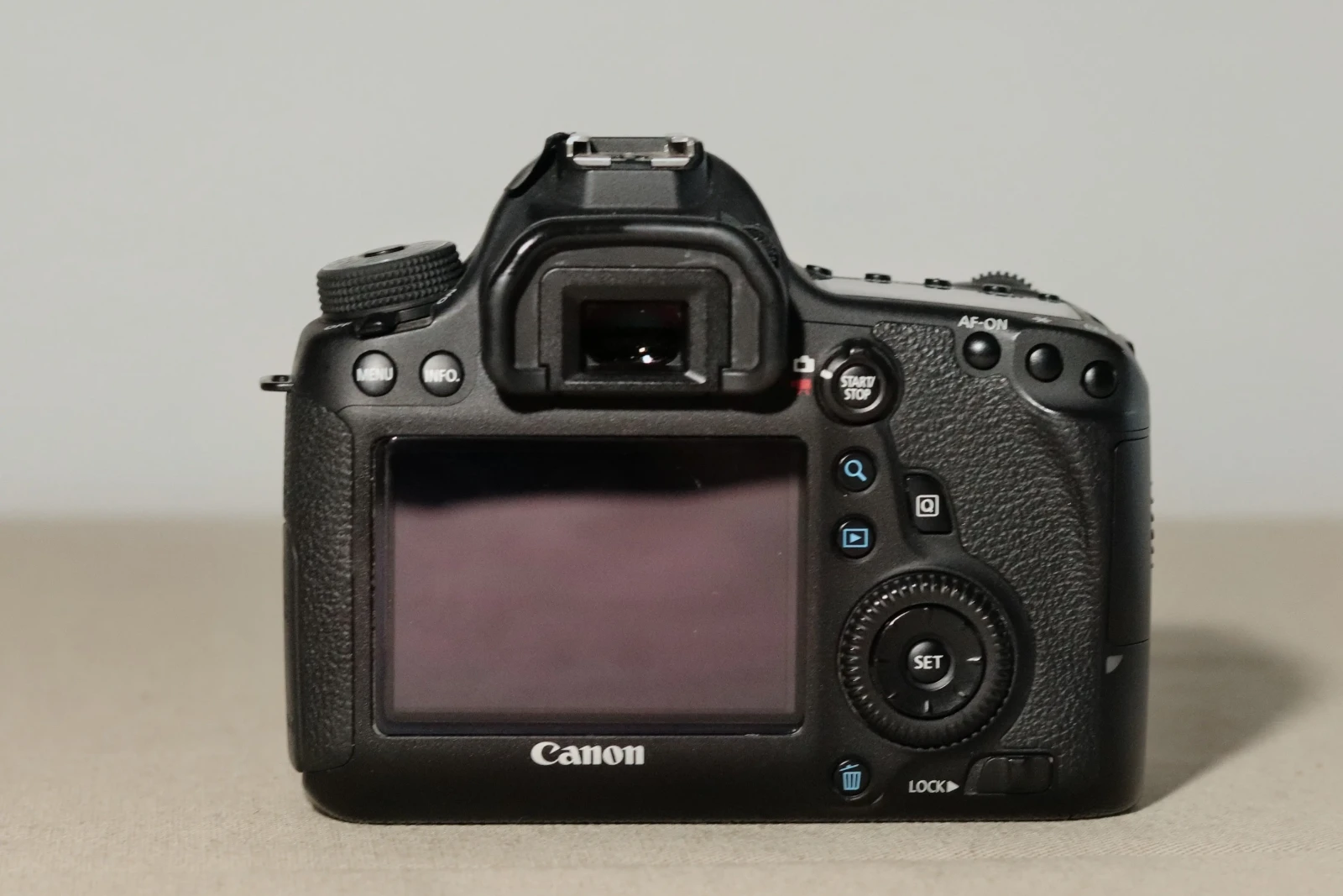 Canon EOS 6D - Photo 2 sur 3