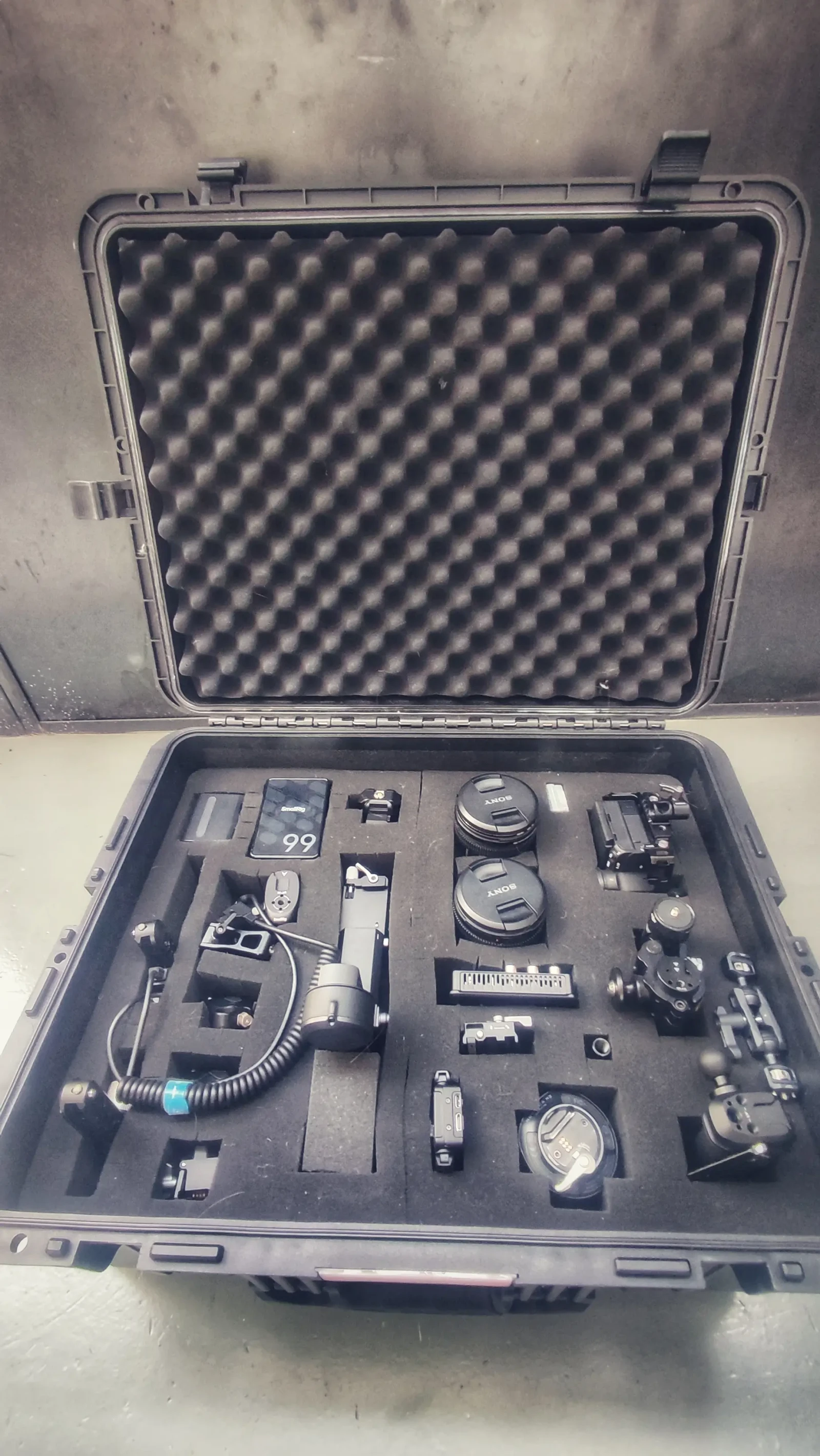 PACK RONIN SONY A7V + 2 Zooms 24/70 et 16/35 GMasterII + Easyrig minimax Stabil Light Sony - Photo 5 sur 5