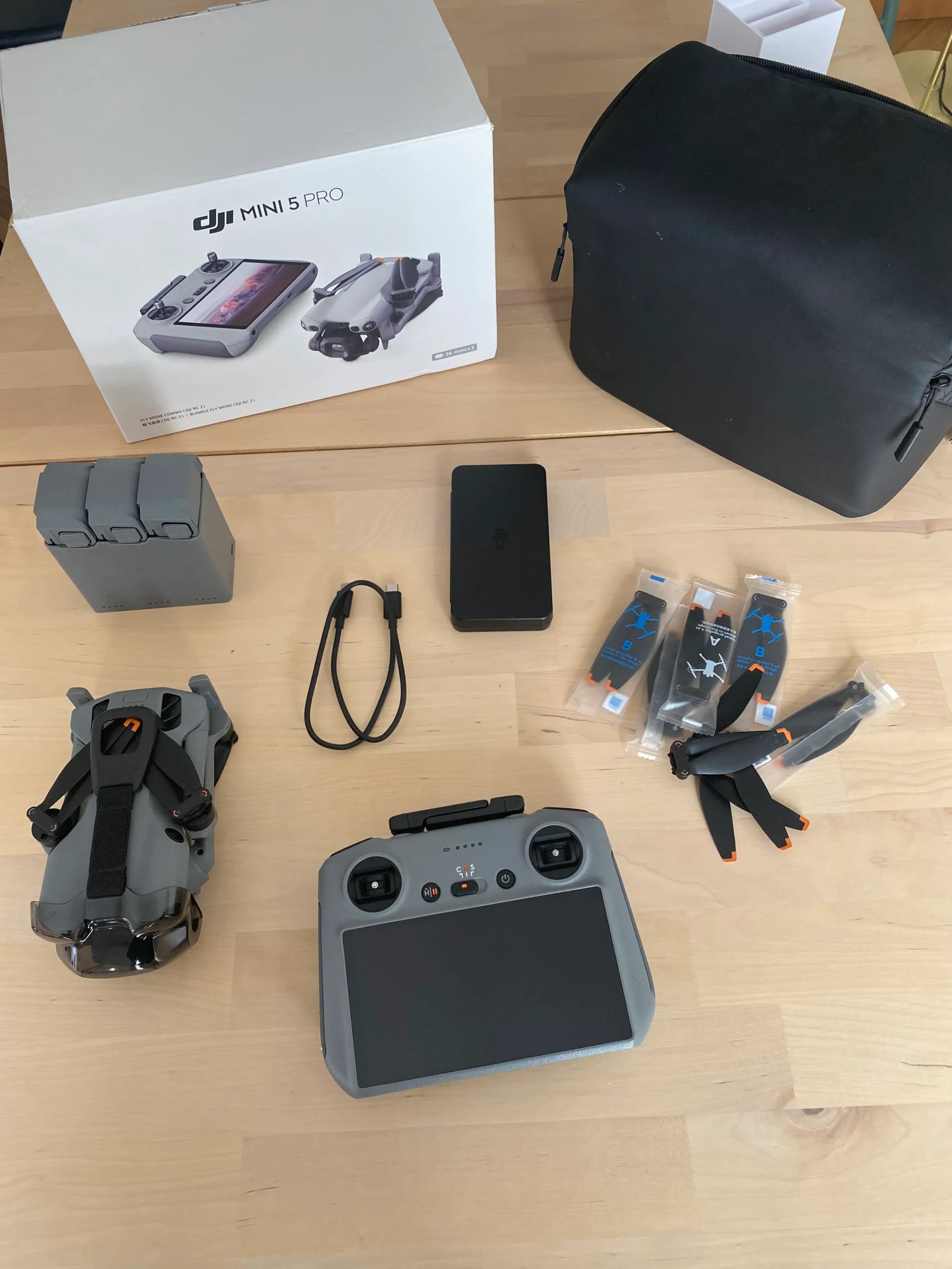 DJI Mini 5 Pro Fly More Combo - Photo 2 sur 3