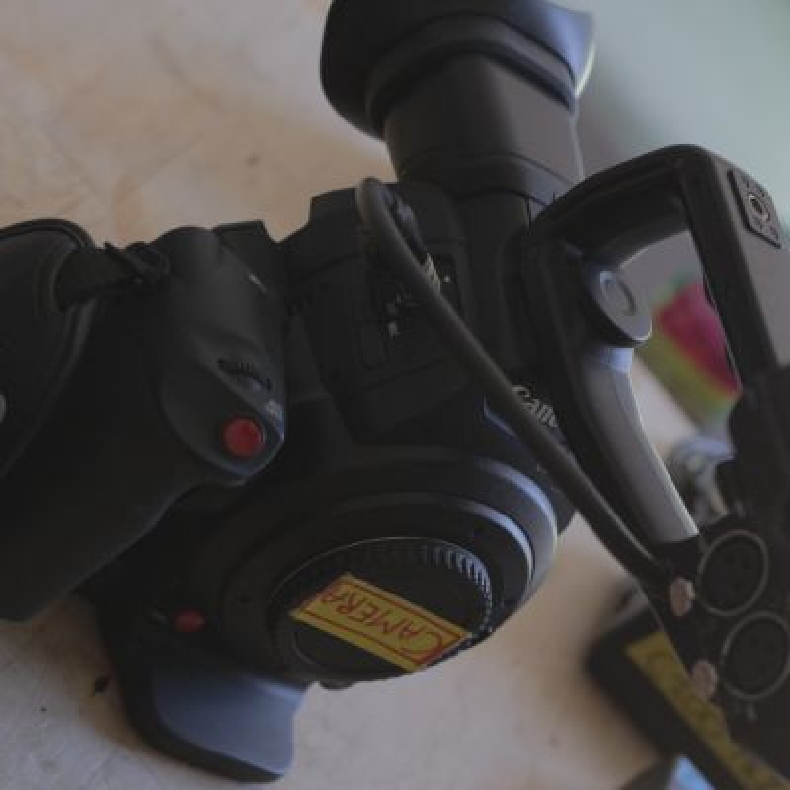 Canon EOS C100 Mark II - Photo 2 sur 5