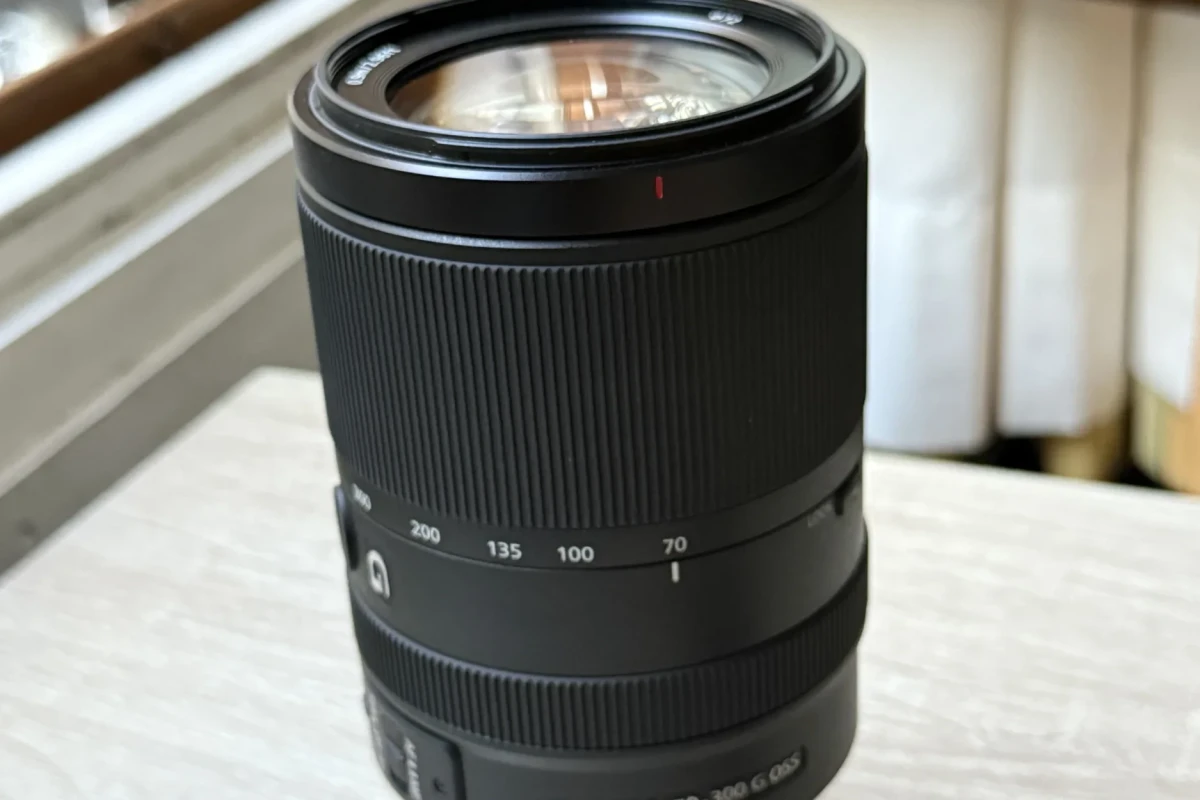Location Sony 70-300 mm F/4.5-5.6 Sony E-mount - Lightyshare