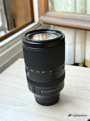 Location Sony 70-300 mm F/4.5-5.6 Sony E-mount