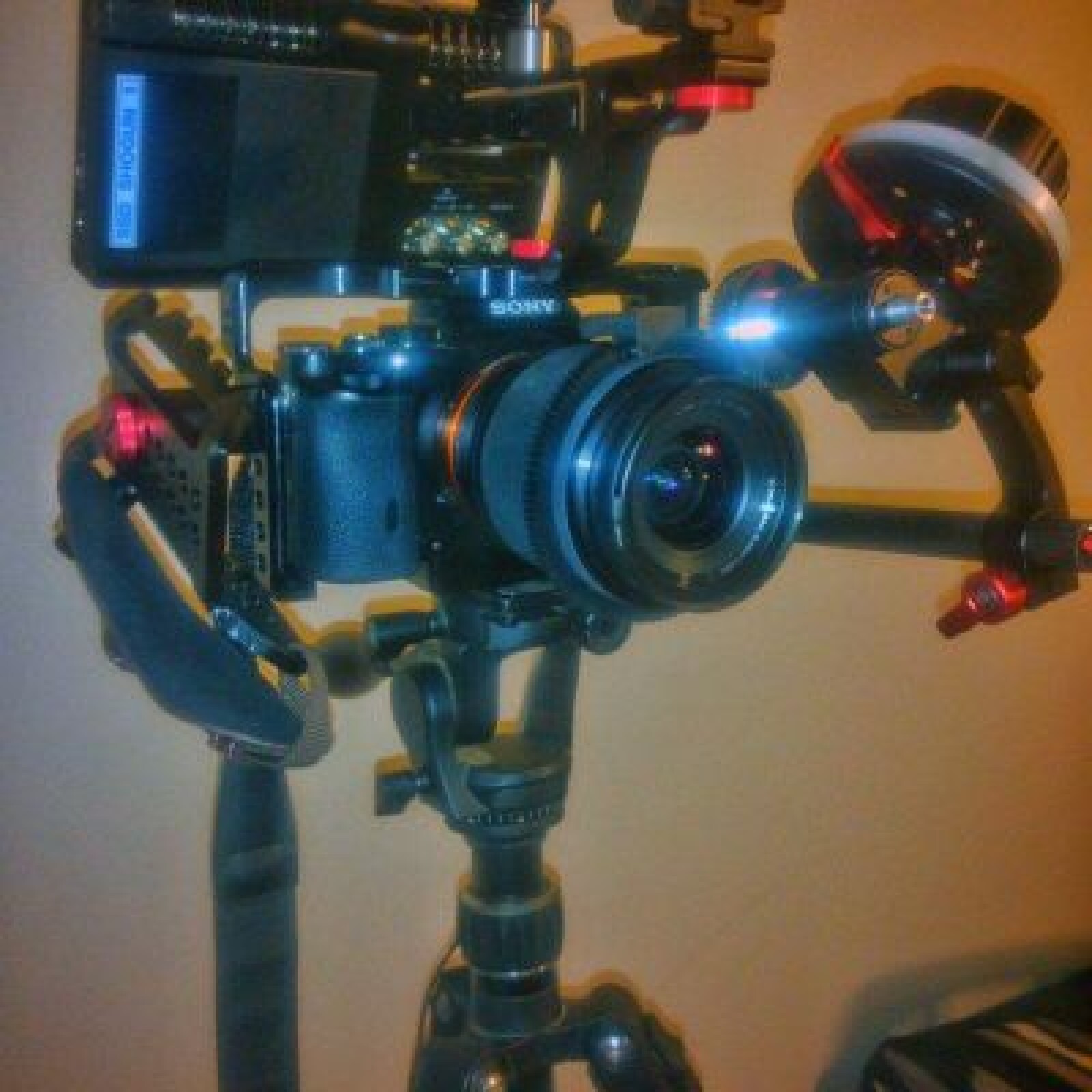 Kit tournage Sony A7S + Cage + Follow Focus + Shogun - Photo 4 sur 5