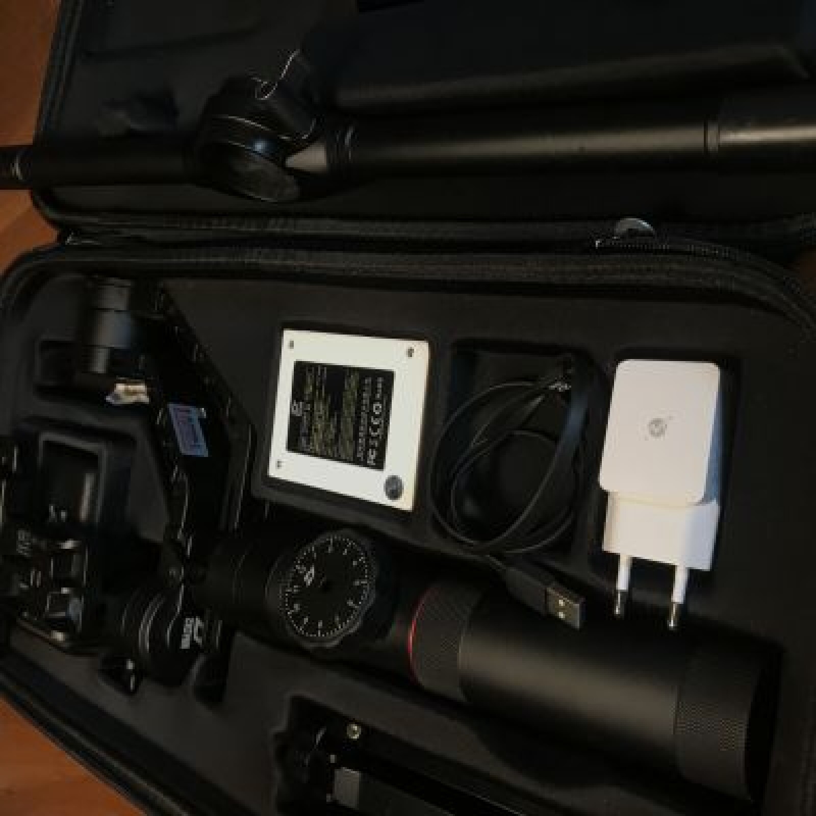 STABILISATEUR ZHIYUN CRANE 2 + Dual Handle - Photo 4 sur 4