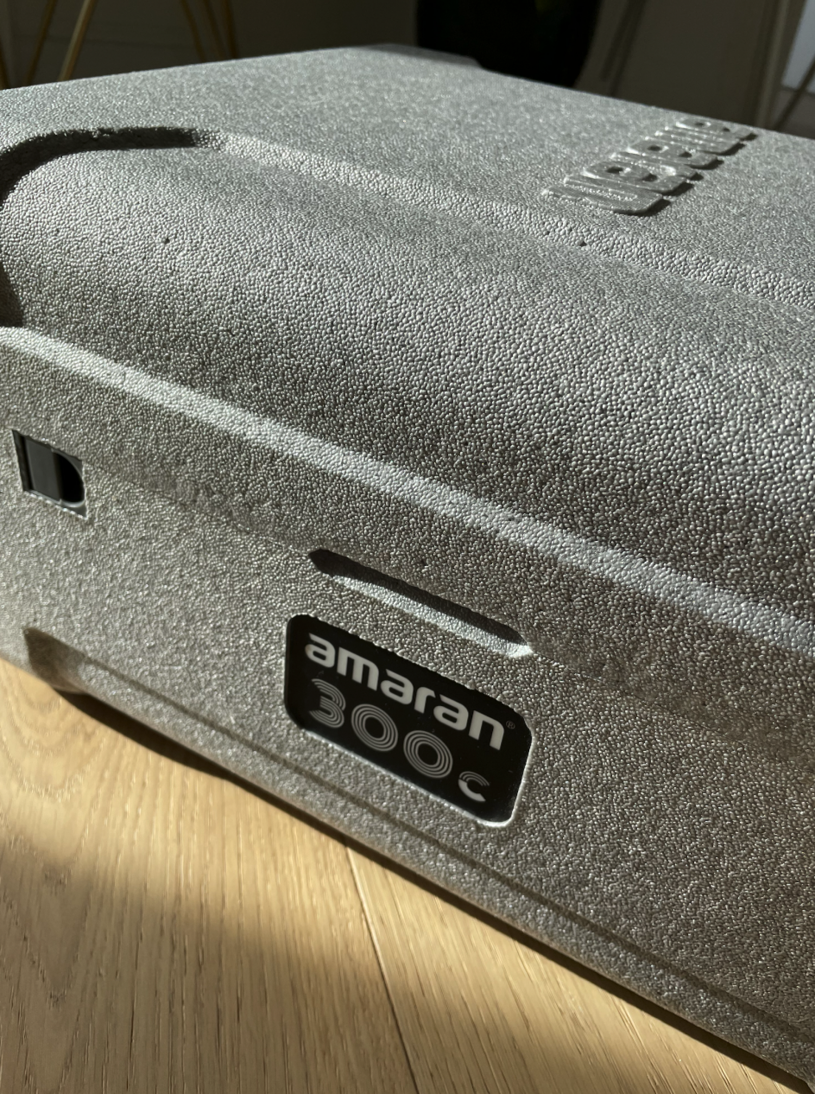 Amaran 300c - Photo 2 sur 2