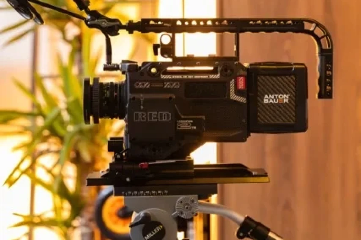 Location RED RED RANGER MONSTRO 8K VV - Lightyshare