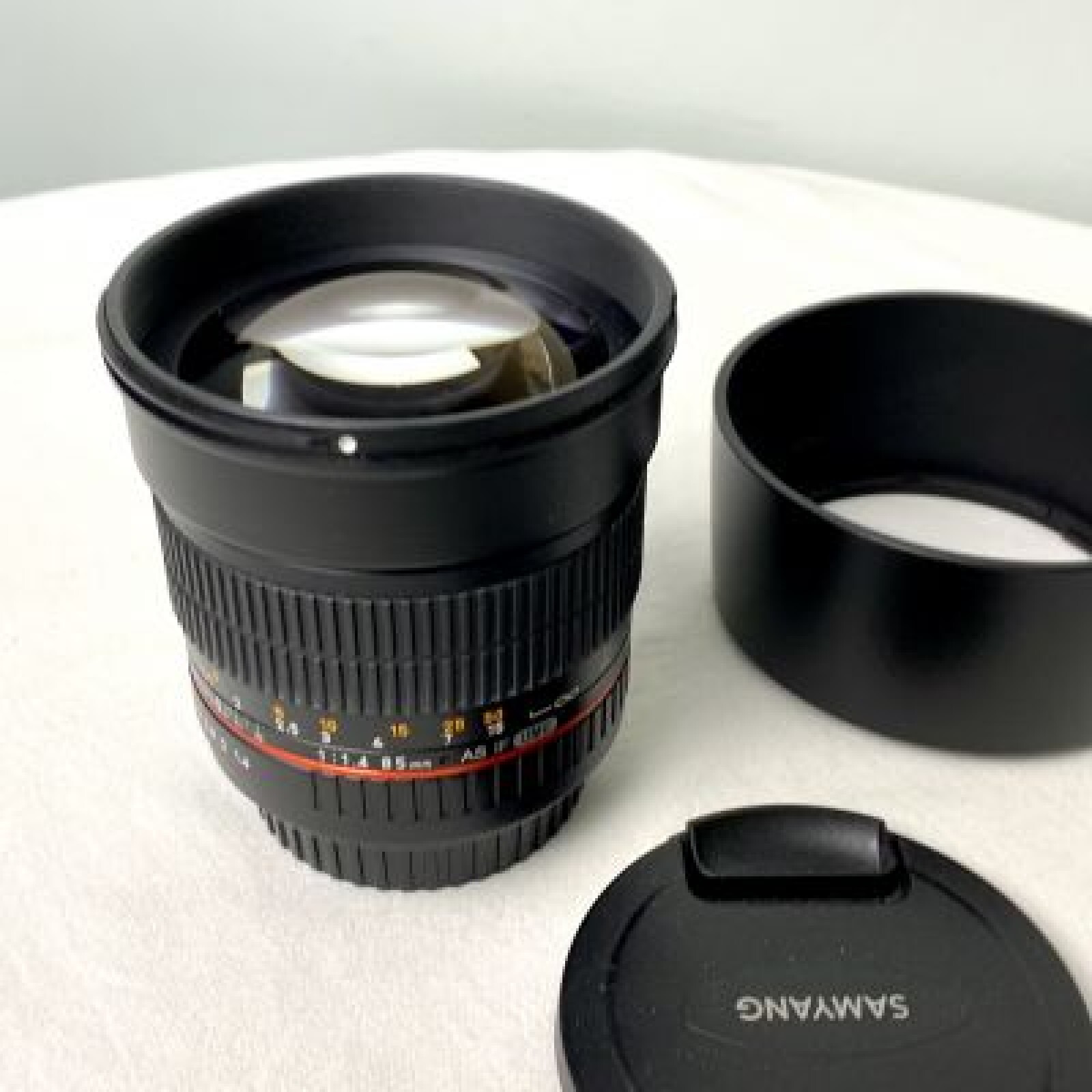 Objectif Samyang 85mm T1.4 - Photo 1 sur 2
