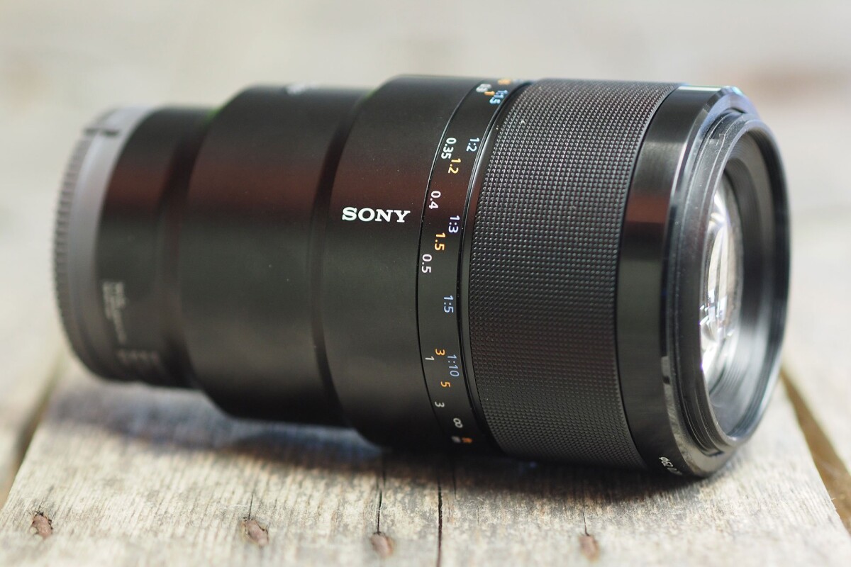 Location Sony 90mm macro  G F2.8 OSS FE - Lightyshare