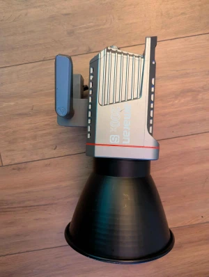 Location Aputure Amaran 200X