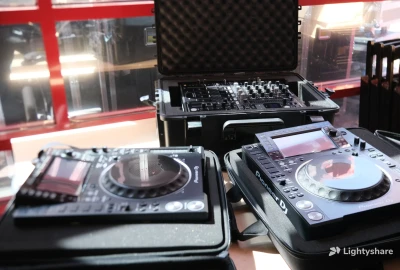 Rent Pioneer DJ CDJ-2000NXS2