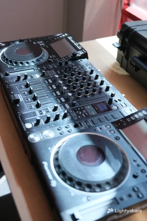 Rent Pioneer DJ DJM-900NXS2