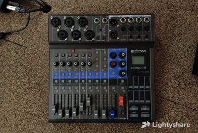 Rent Zoom LiveTrak L-8